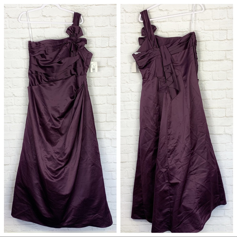 David’s Bridal Satin One Shoulder Plum Gown NWT 16